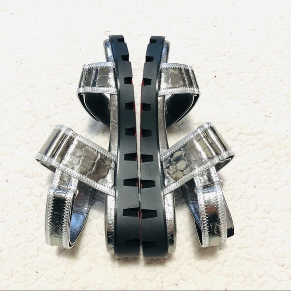 CHRISTIAN LOUBOUTIN
Lock Cool Metallic Embossed Dad Sandals - Picture 4 of 8